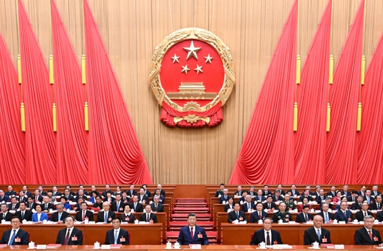 十四届全国人大四次会议在京闭幕