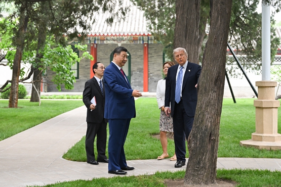 习近平同美国总统特朗普在中南海小范围会晤