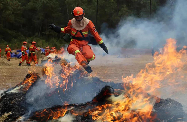 森林消防队伍全面吹响春防战备集结号