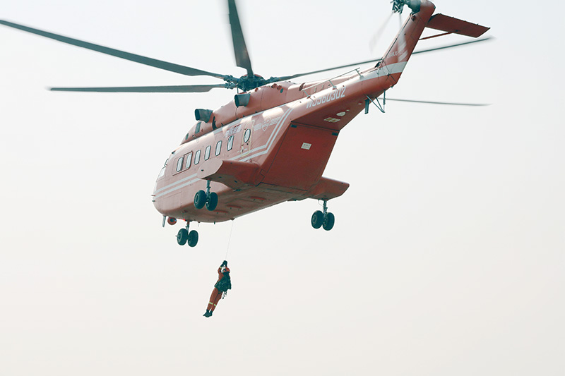 担负东北方向航空应急救援任务的应急管理部森林消防局直升机支队进入