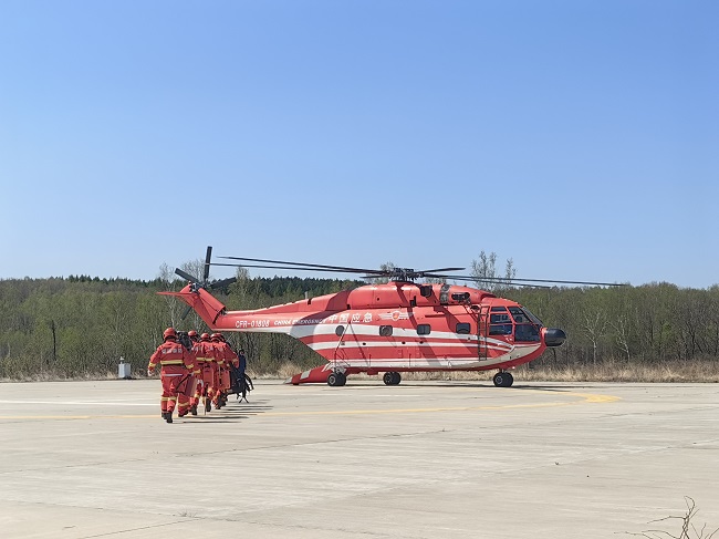 大庆航空救援支队:黑河驻防机组联合黑河扑火大队开展空地联合演练