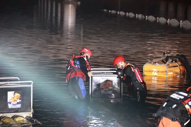 直击涿州→抽水排涝，昼夜不停！