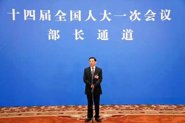 王祥喜在全国两会“部长通道”答记者问