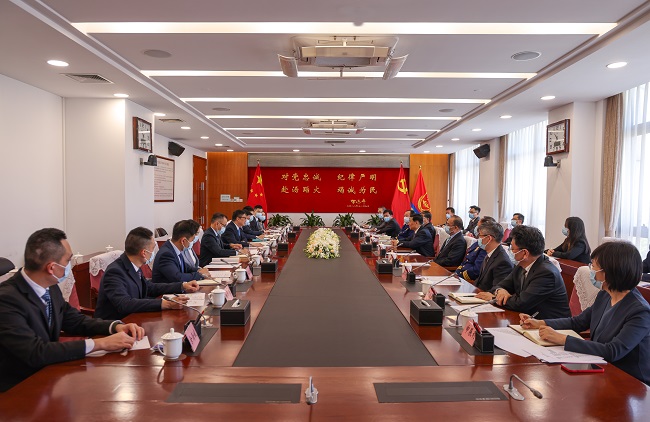 王祥喜会见香港纪律部队文化交流团